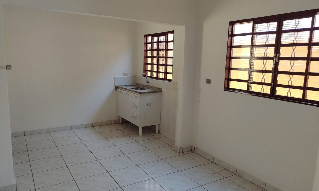 Casa para locação no centro de Aguaí 3