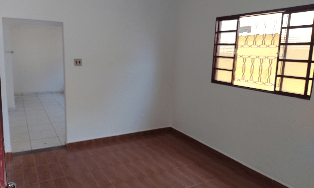 Casa para locação no centro de Aguaí 4