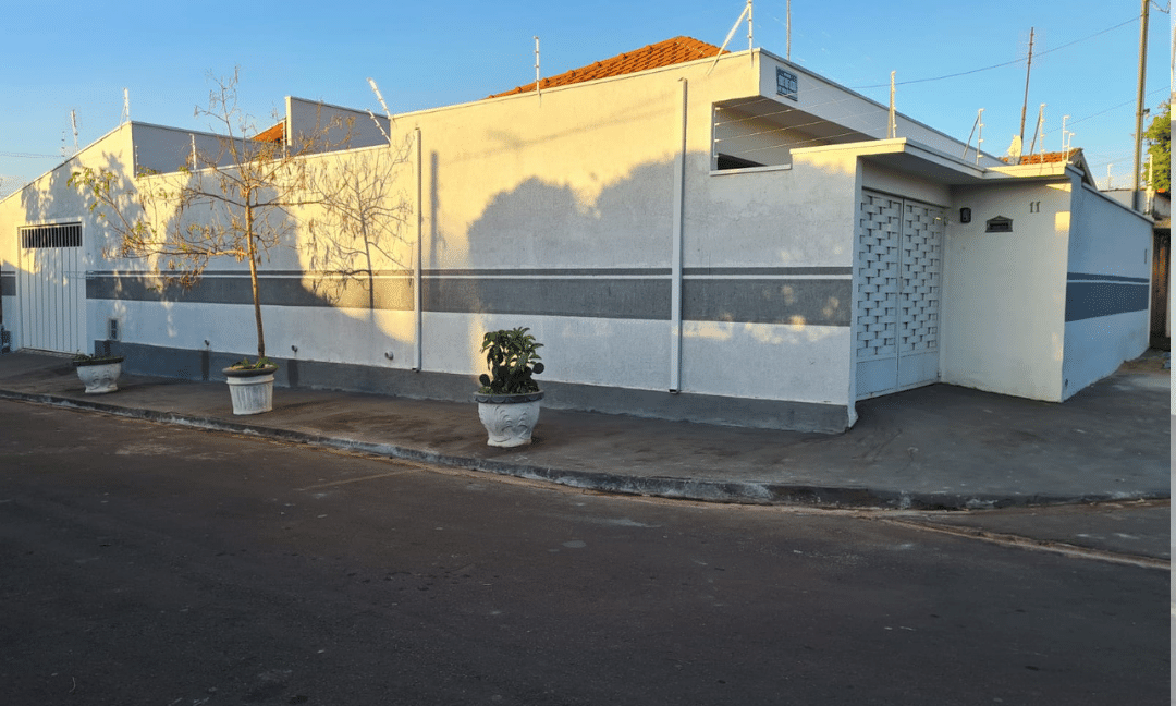 Lindíssima casa a venda em Aguaí 3