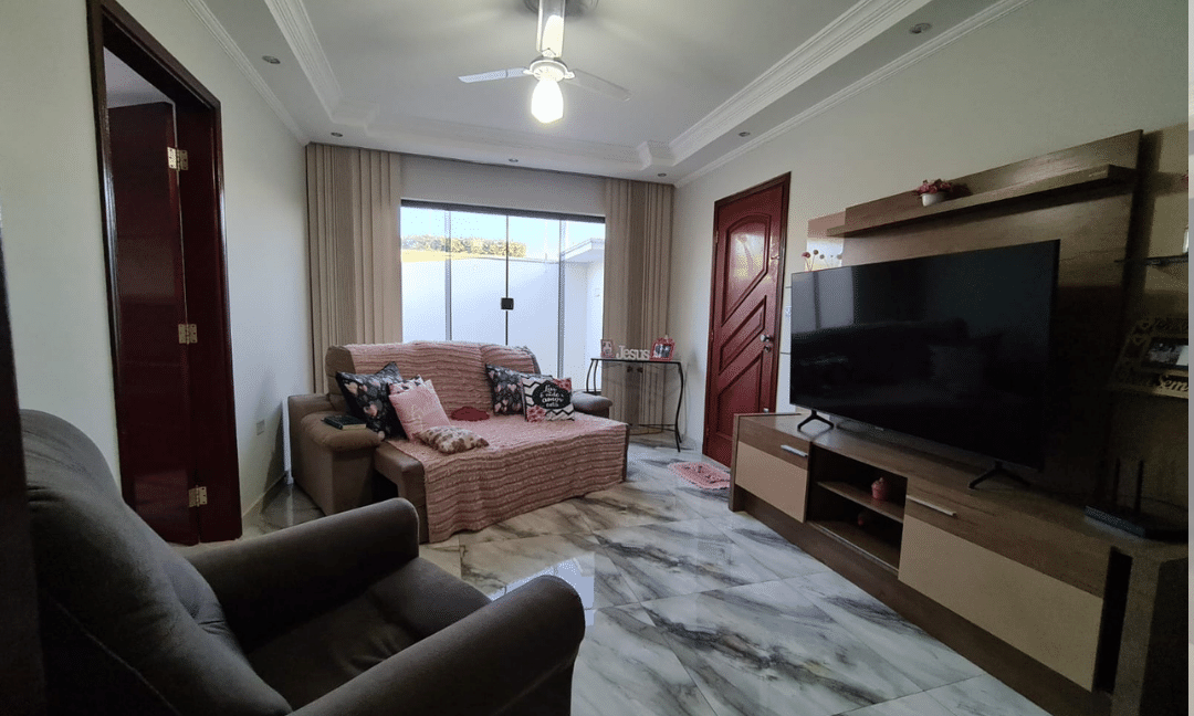 Lindíssima casa a venda em Aguaí 6